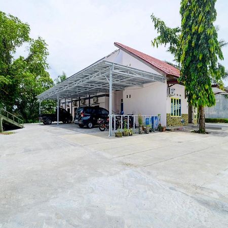 Oyo 90263 Hotel Diva Golf Bengkulu Buitenkant foto