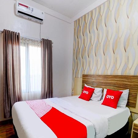 Oyo 90263 Hotel Diva Golf Bengkulu Buitenkant foto
