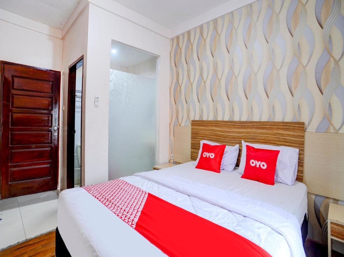 Oyo 90263 Hotel Diva Golf Bengkulu Buitenkant foto