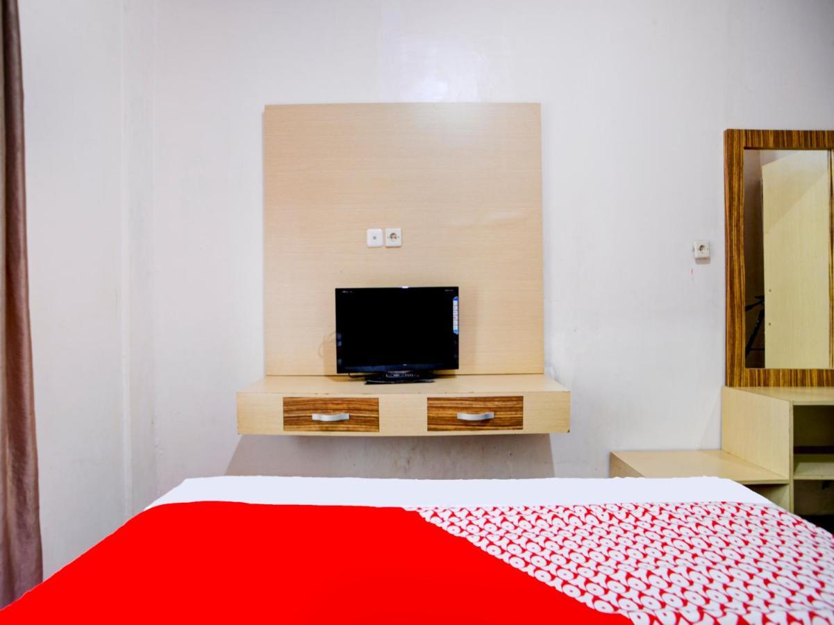 Oyo 90263 Hotel Diva Golf Bengkulu Buitenkant foto