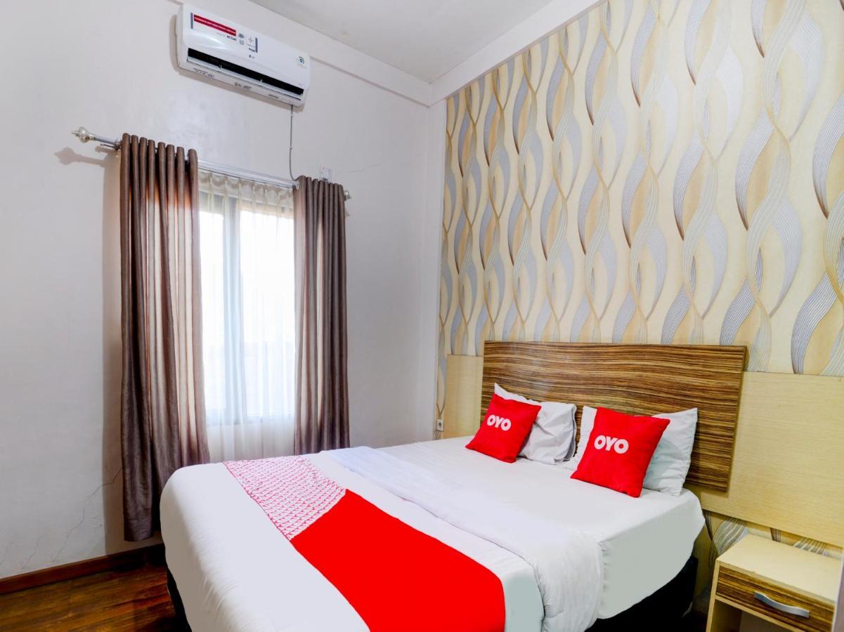 Oyo 90263 Hotel Diva Golf Bengkulu Buitenkant foto